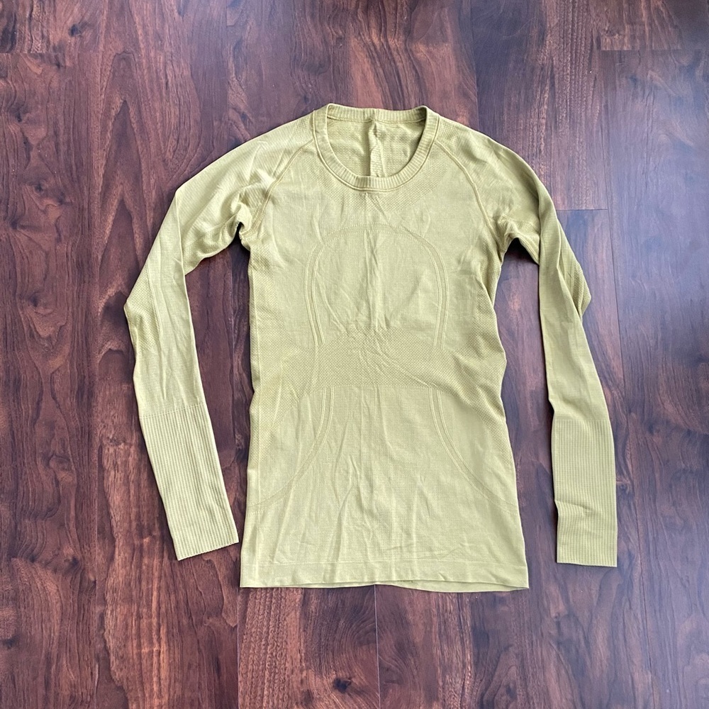 Lululemon Swiftly Tech Long Sleeve Crew Grape Leaf Greenish Gold Color Size 6